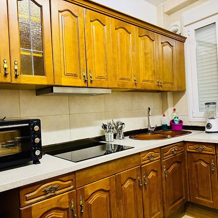Appartamento Pisos Familiares Barajas Madrid Esterno foto